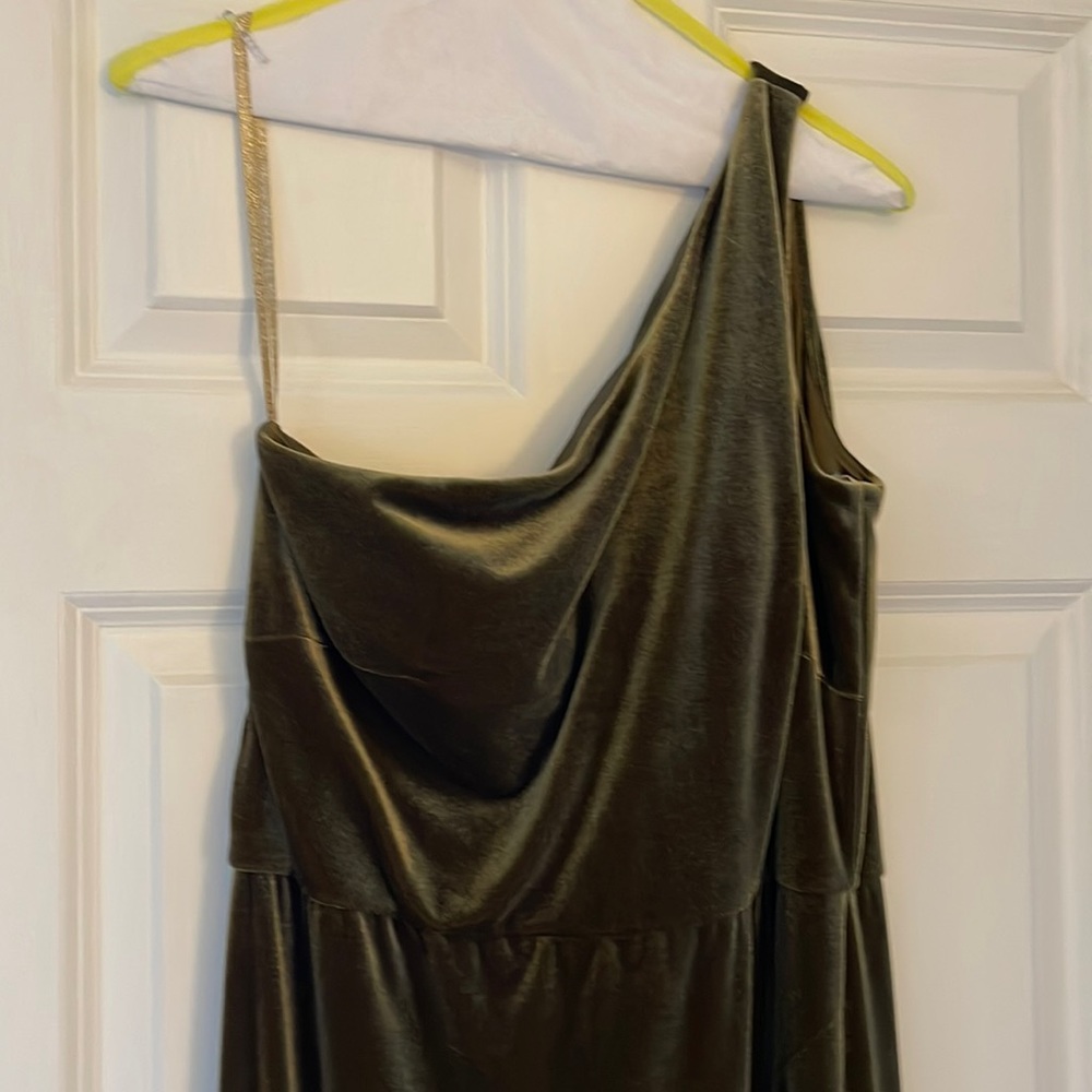 Jenn Yoo velvet Dress: Cybill